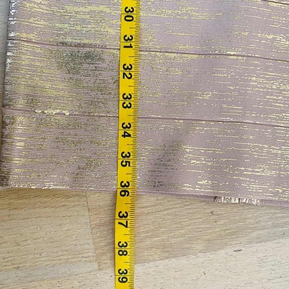 NEW HERVÉ LÉGER
Off-the-shoulder metallic bandage mini dress - Picture 8 of 10